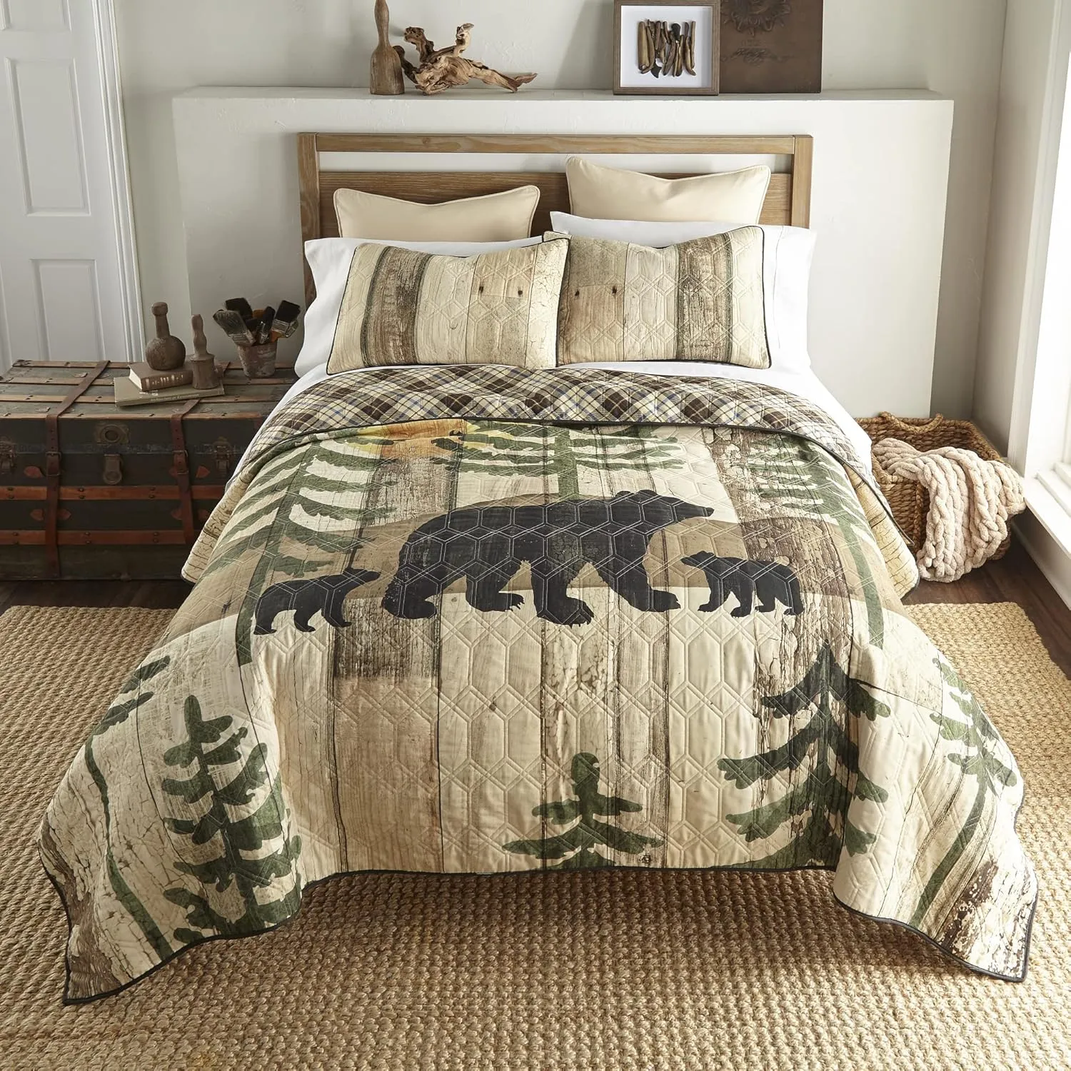 Donna Sharp Queen Bedding Set - 3 Piece - Painted Bear Lodge Quilt Set with Queen Quilt and Two Standard Pillow Shams - Machine Washable