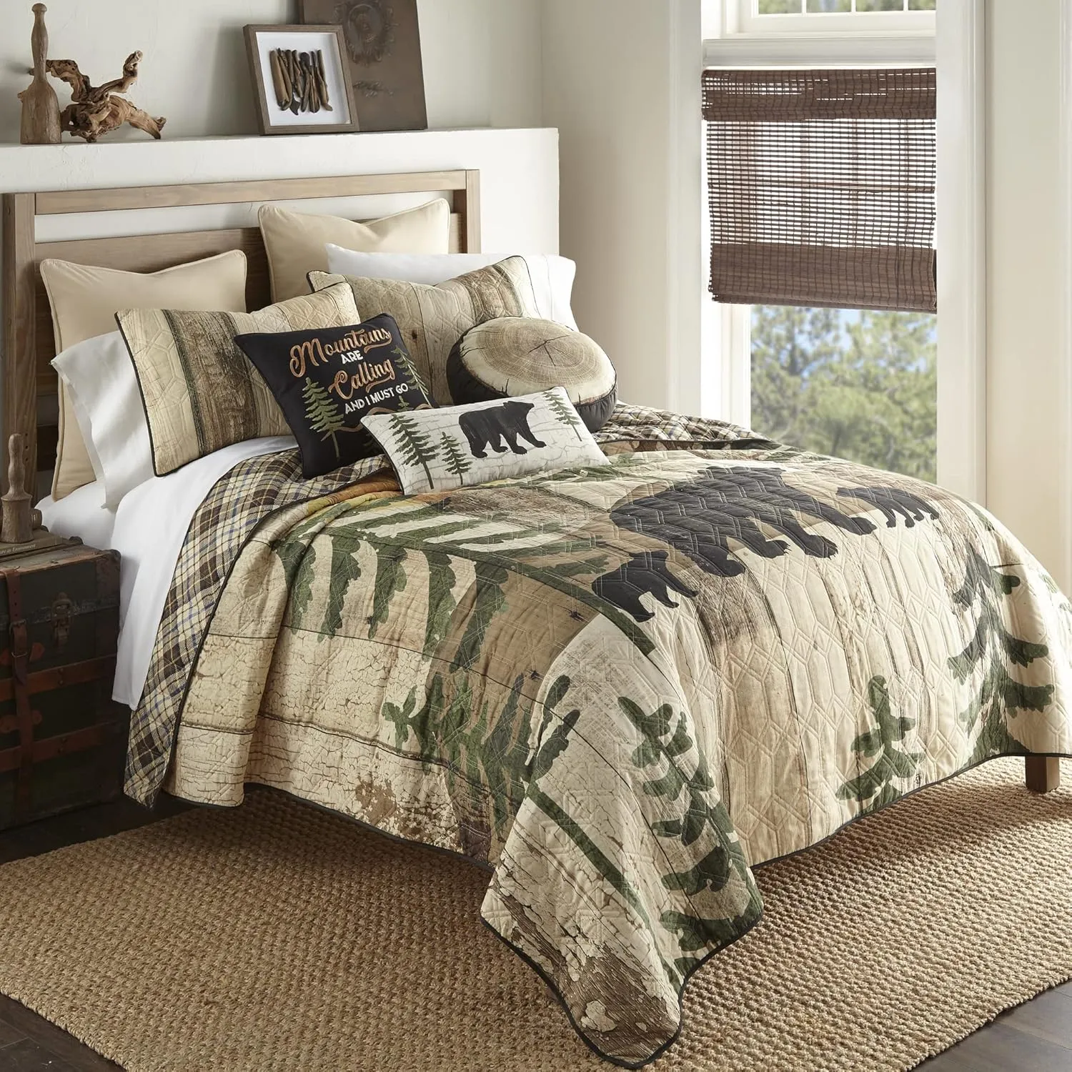 Donna Sharp Queen Bedding Set - 3 Piece - Painted Bear Lodge Quilt Set with Queen Quilt and Two Standard Pillow Shams - Machine Washable