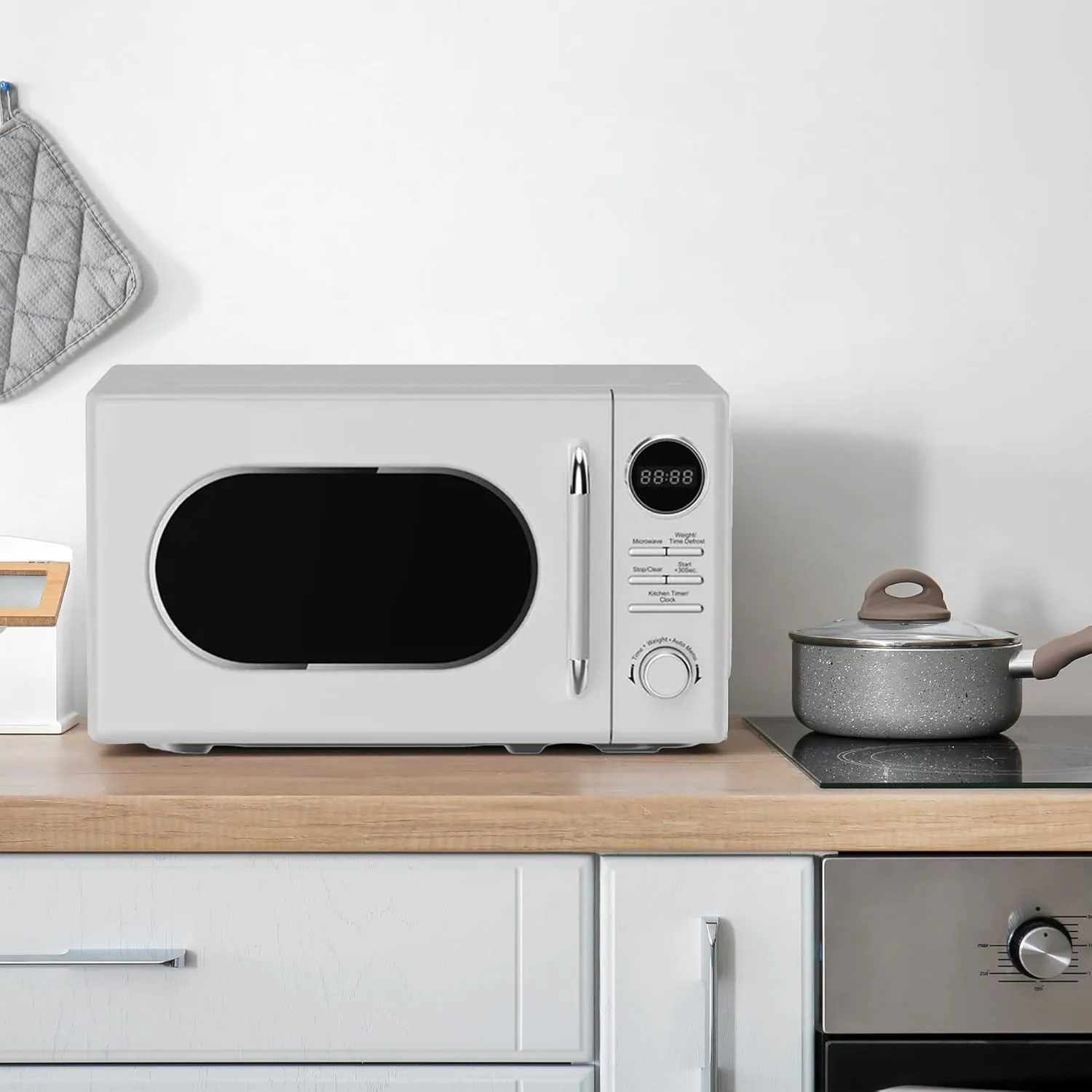 Magic Chef Countertop Microwave, Classic Retro Touch Small Appliance, 0.7 Cubic Ft, White